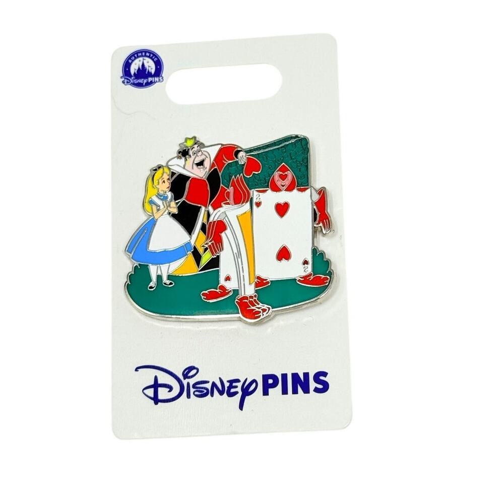 Disney Parks Alice In Wonderland Queen Hearts Pin Card Scene Trading Collectible